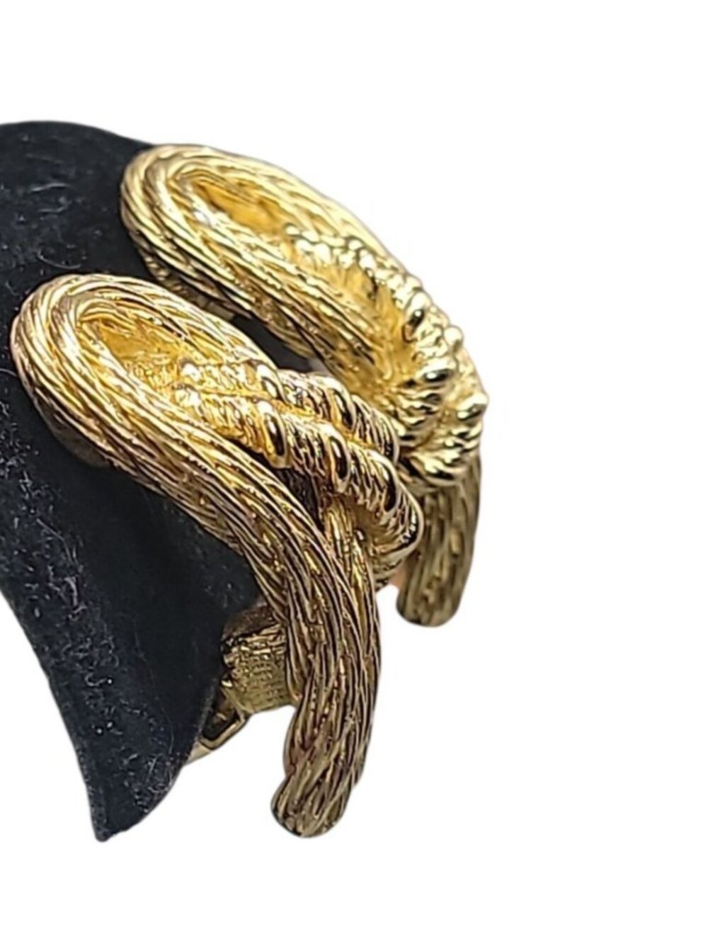 VINTAGE Christian Dior Cordage Knots Clip On Earrings Textured Gold Plated - Picture 4 of 12